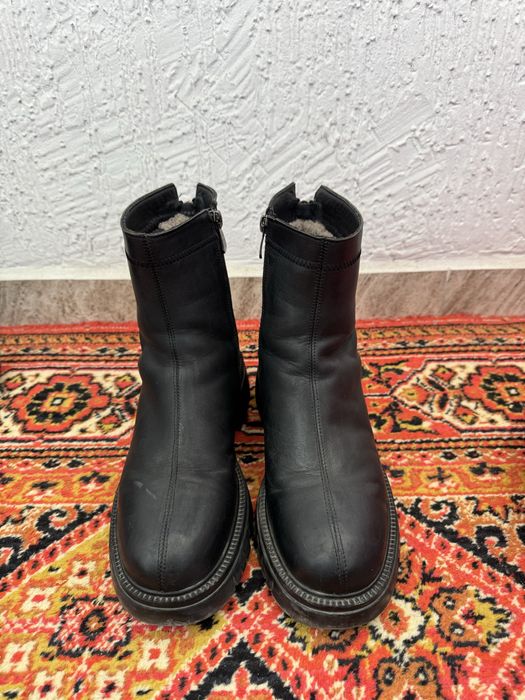Продам зимние ботинки