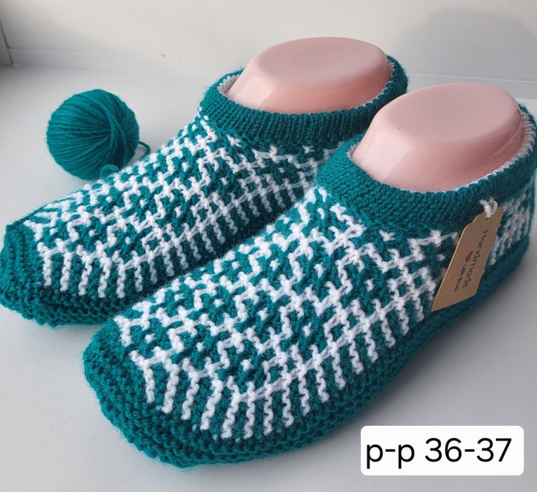 Продам тепленькие вязанные следки.