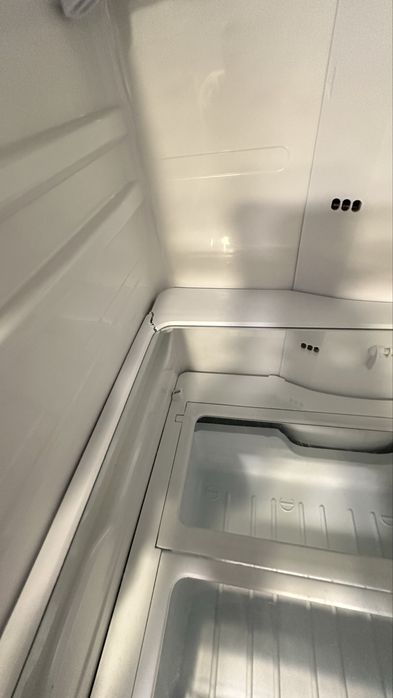 Холодильник Samsung