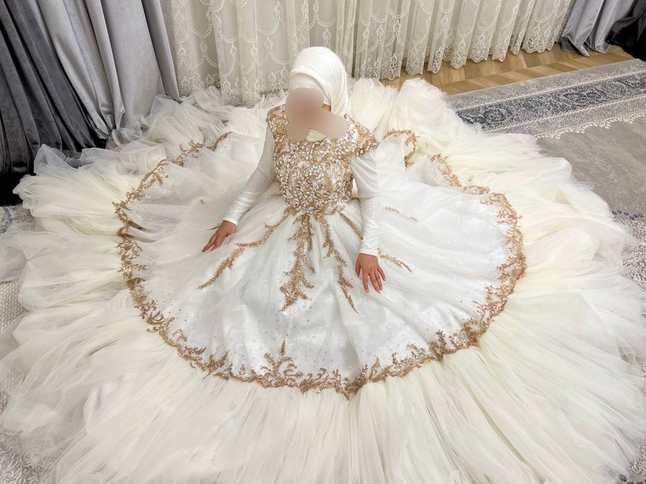 To’y marosim salom uchun ko’yne yengi kiyilmagan  fata 2 ta