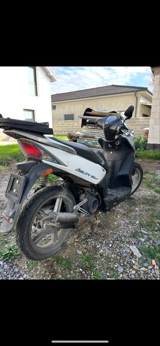 De vanzare scutere aduse din italia accept si variante .