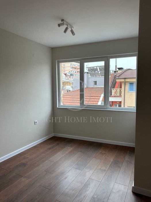 Продава се Двустаен апартамент в Пловдив, Мараша - 83 кв.м за 2091 €/кв.м - Снимка #4