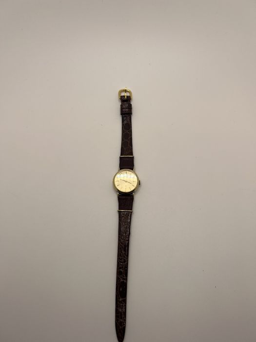 Златен часовник Seiko