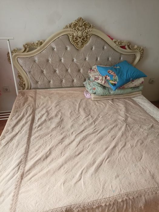 продам кровать с матрасом состояние в норме