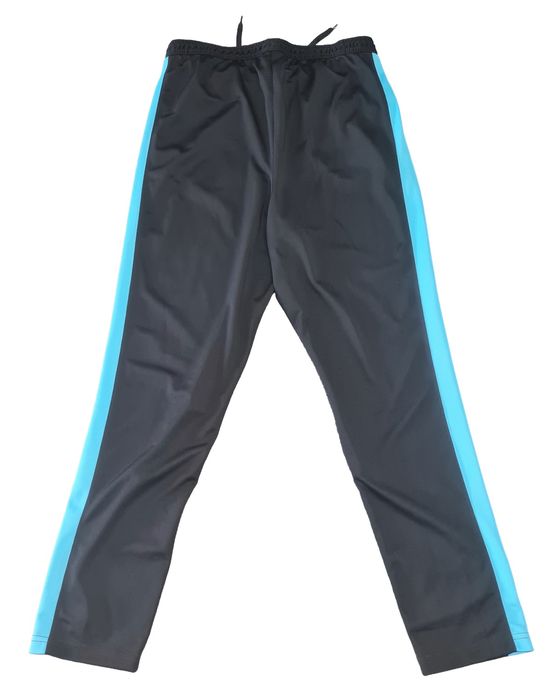 Мъжки Екип Nike

Чисто нов с етикети.

Размер M

Цена 109 лв.