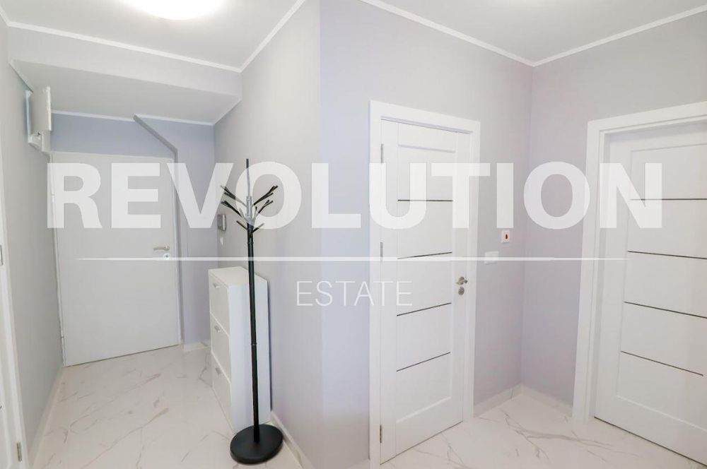 Дава се под наем Тристаен апартамент в Варна, Бриз - 95 кв.м за 1100 € - Снимка #4