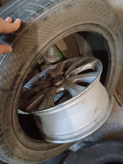 Срочно продам шины и дискипо дешёвой цене