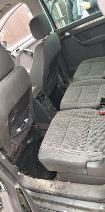 Vând Turan 2.0 diesel 6+1 mai multe detalii la tel