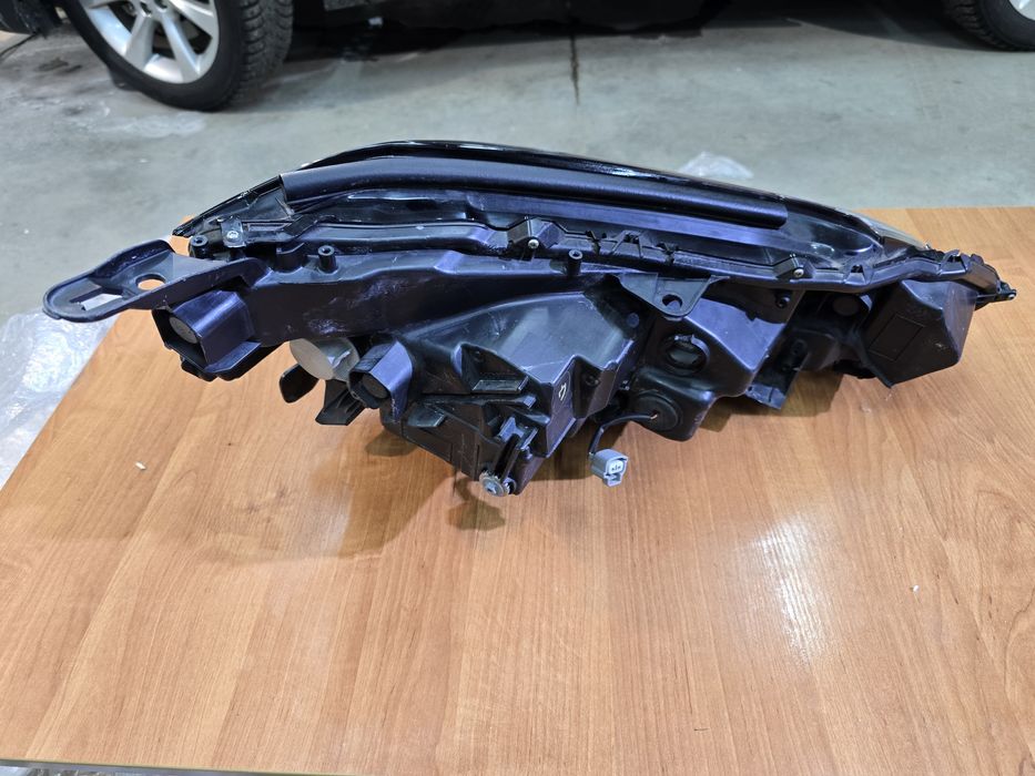 Фара левая lexus ux 2020