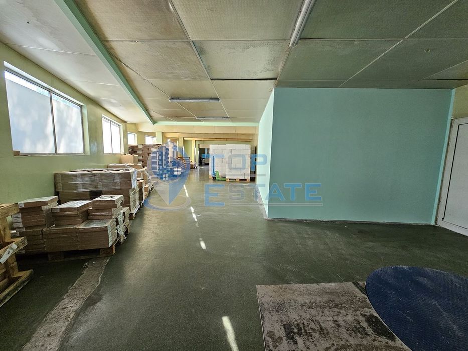 Промишленa сграда със собствен трафопост на главен път Русе - Свиленг