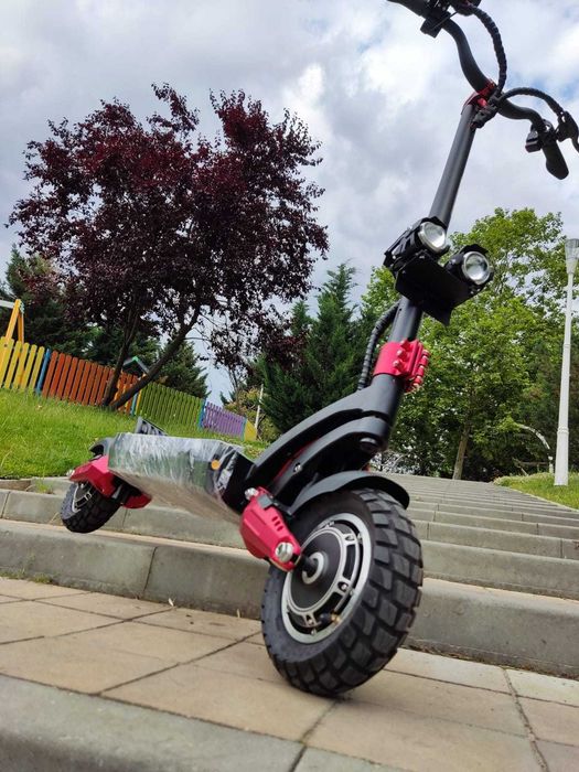 Trotineta electrica cu doua motoare impecabila - 60v18ah viteaza 80 km autoomie 80-90 2600w