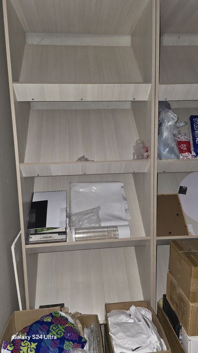 Продам стеллажи 2 шт.