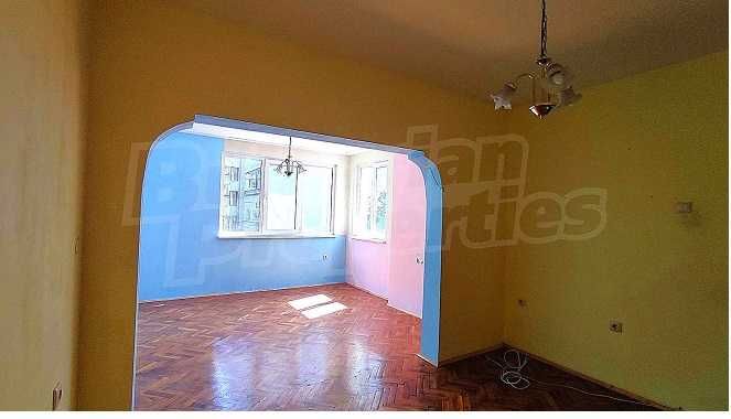 Продавам апартамент