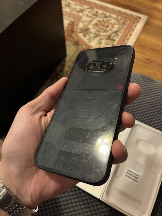 Nothing 2a в добро състоание