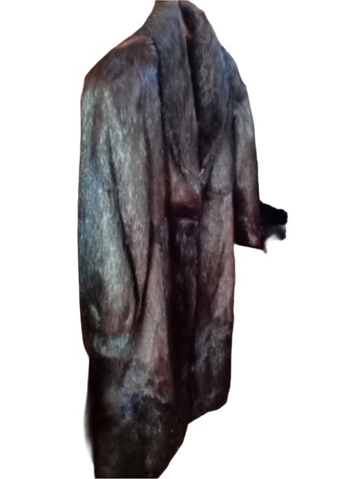 Продается шуба фабричная