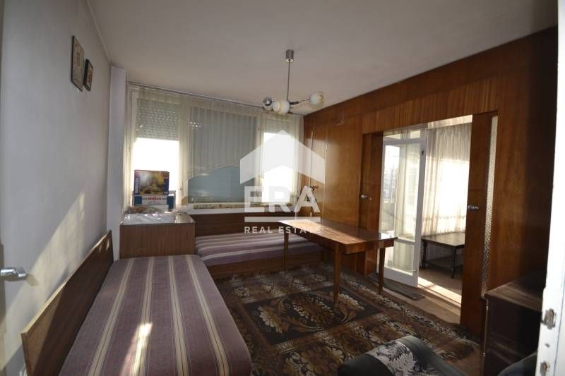 Слънчев апартамент с четири спални