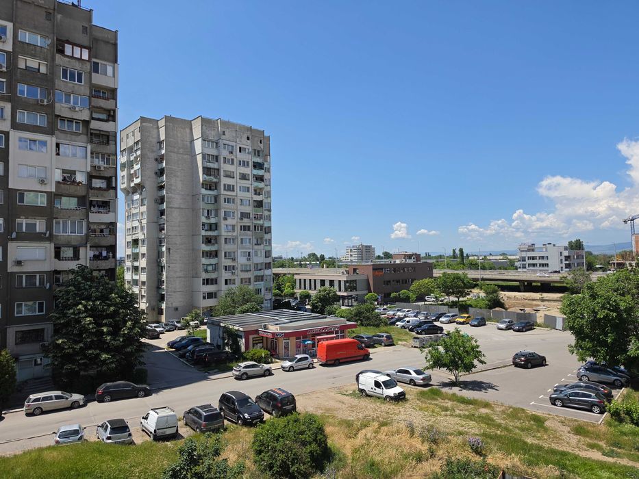тристаен апартамент