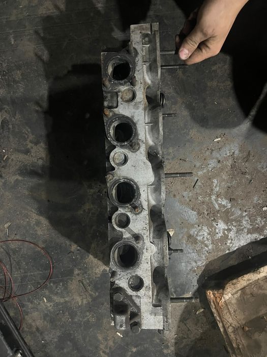 Продам головку на Мерседес 102 мотор