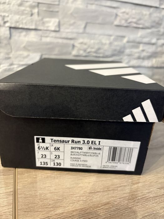 Adidasi Adidas marimea 23
