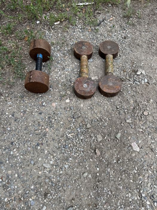 Гири 2 кг 3 штуки