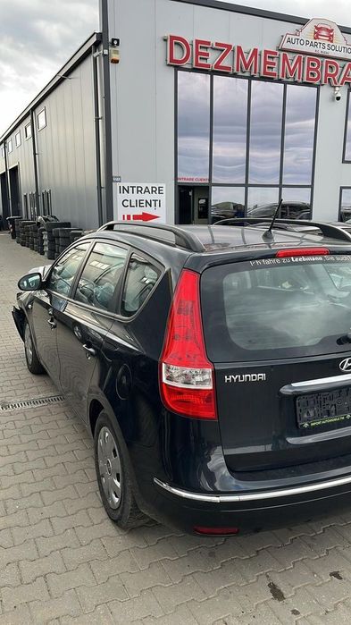 Dezmembram Hyundai I30 CW break 1.4 benzina din 2011