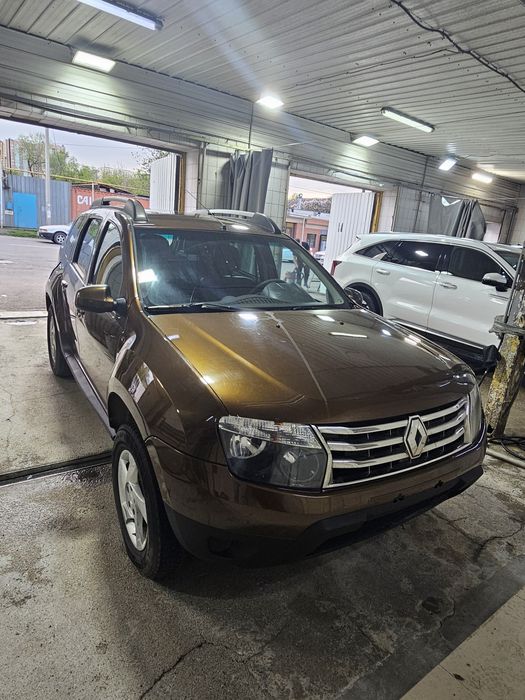 Продам дастер 2 литра полный привод