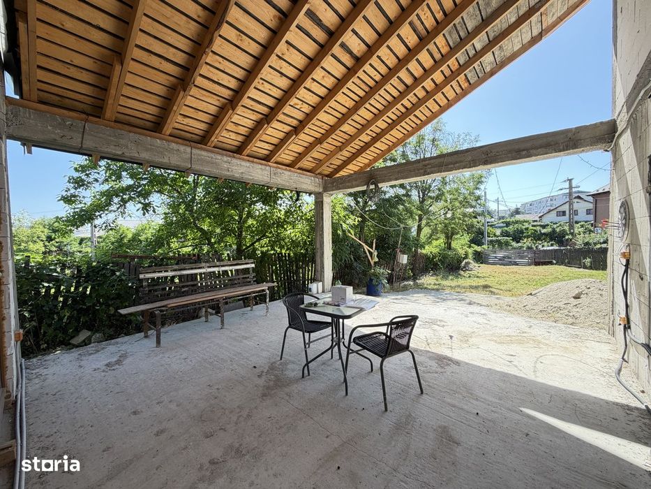 Casa - Zona Ultracentrala, Mioveni, zona Pompieri, 750 mp, deosebita