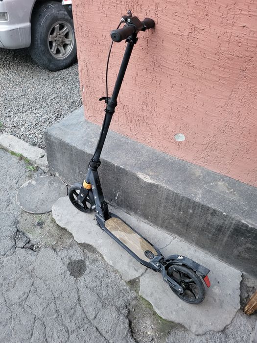 Продам самокат в хорошем состоянии!