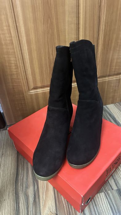 Продам наиуральные сапоги зима