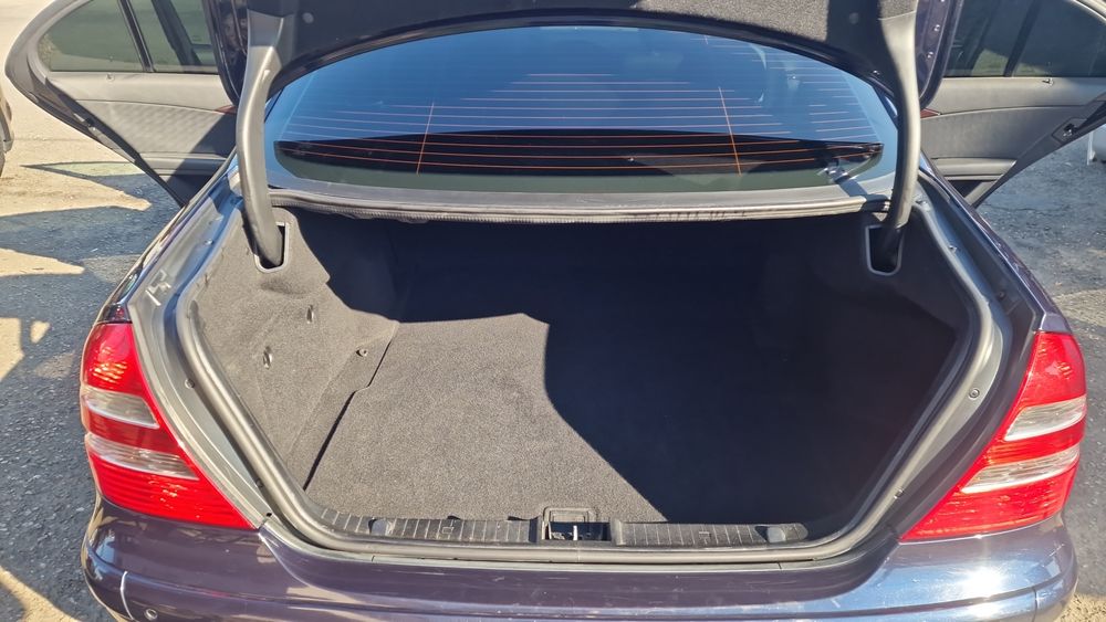 Mercedes-Benz E-Class W211 | 2.2 CDI 150 CP | Manuală | Proprietar