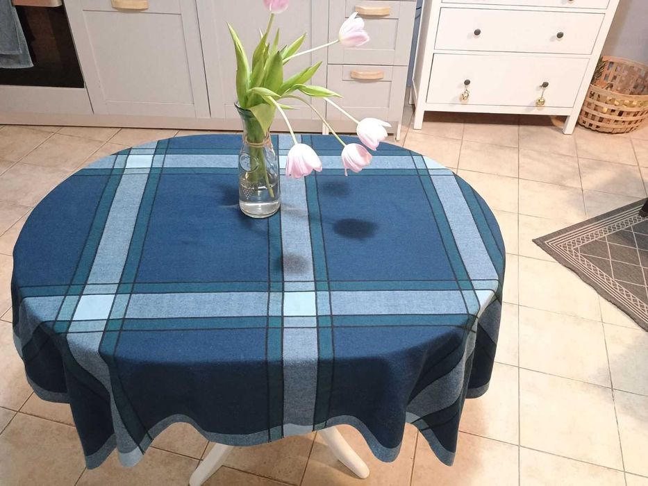 Маса трапезна от масив разтегателна