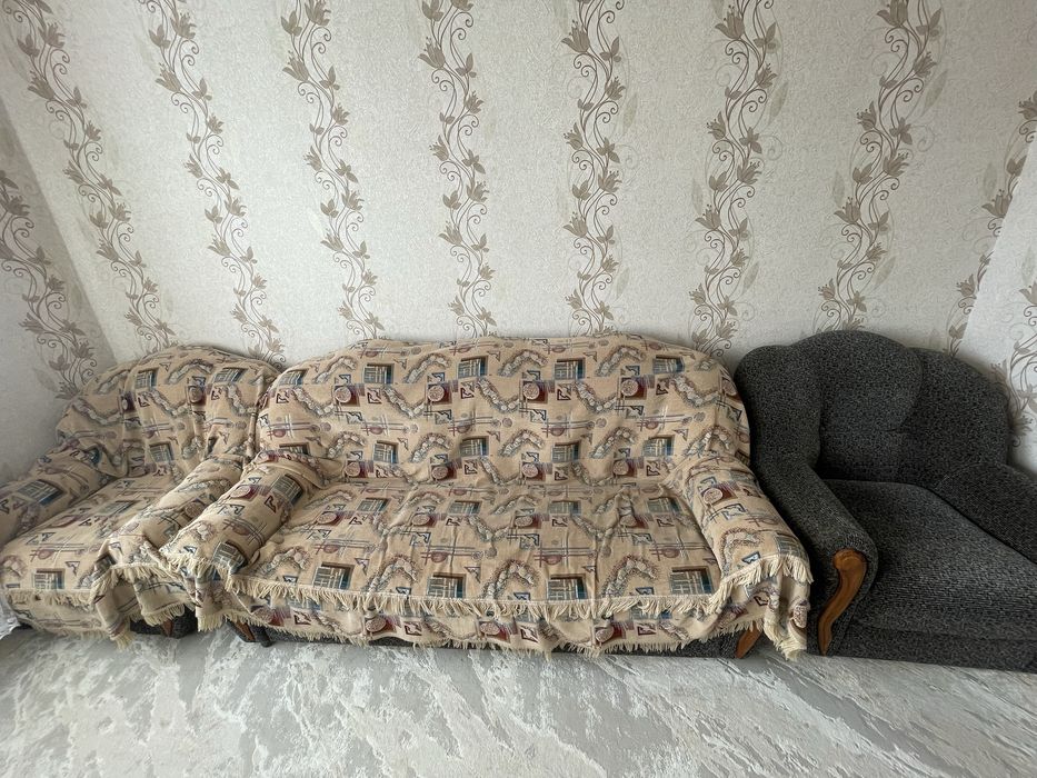 Диван сатылады срочно