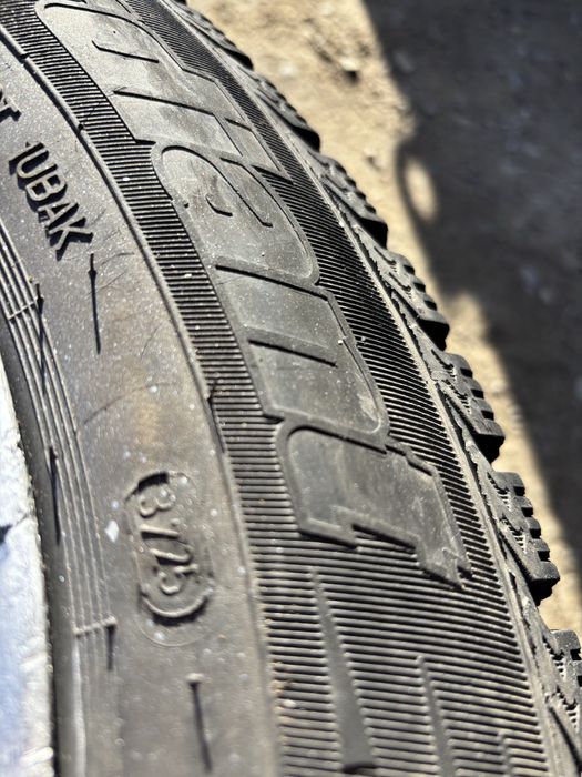 Продам комплект резины с дисками