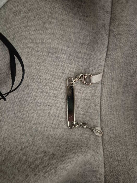 Ново дамско палто на Carmina