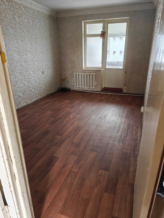 Продам свою 2/4/4  В 9 мкр. г.Навои. Возле налоговой.