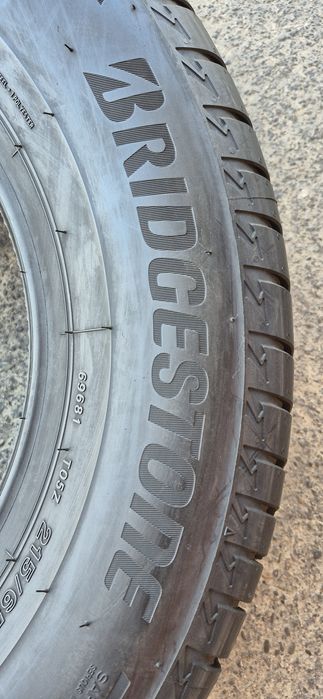 2 anvelope vara noi Bridgestone 215/65/15.Pretul este pe bucata.