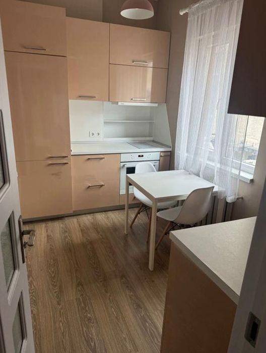 Дава се под наем Двустаен апартамент в София, Център - 55 кв.м за 746.64 € - Снимка #2