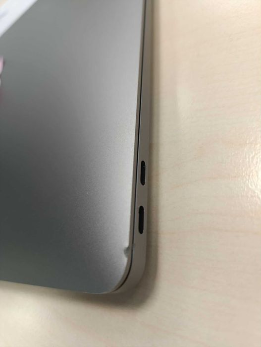 MacBook Air 13.3" (2022)