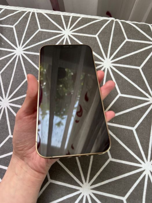 Iphone 12 pro max gold