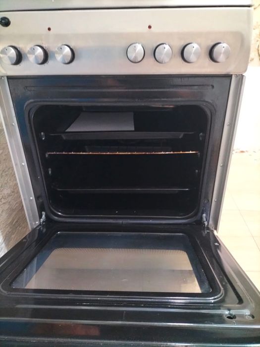 Продам газ плиту 25000