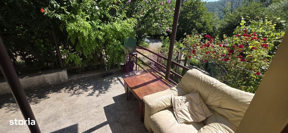Casa cu 4 camere de vanzare in Campina