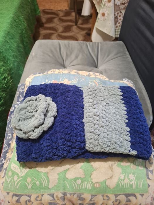 Шал или лента ръчно оплетени