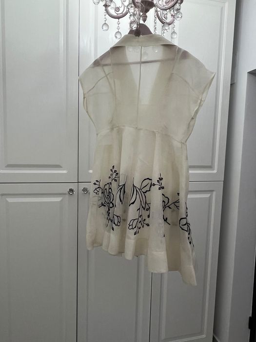 Vand rochie organza cu broderie