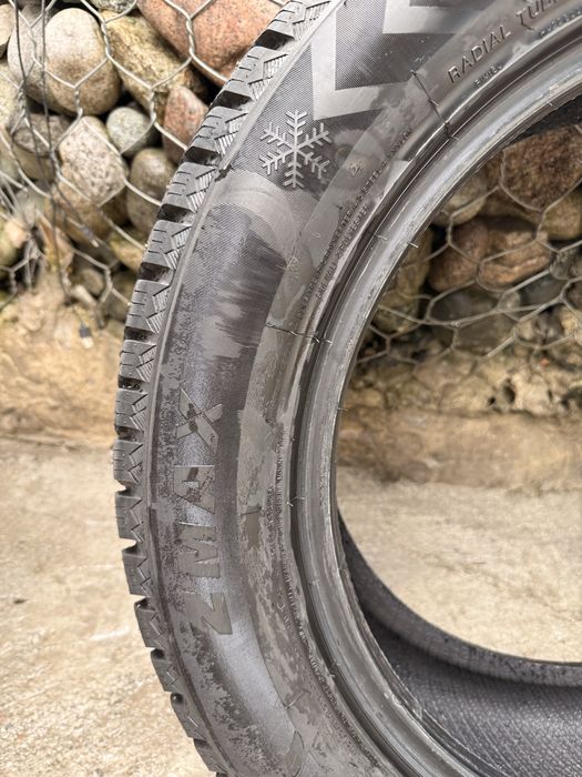 Продам зимние шины 255/55/R20