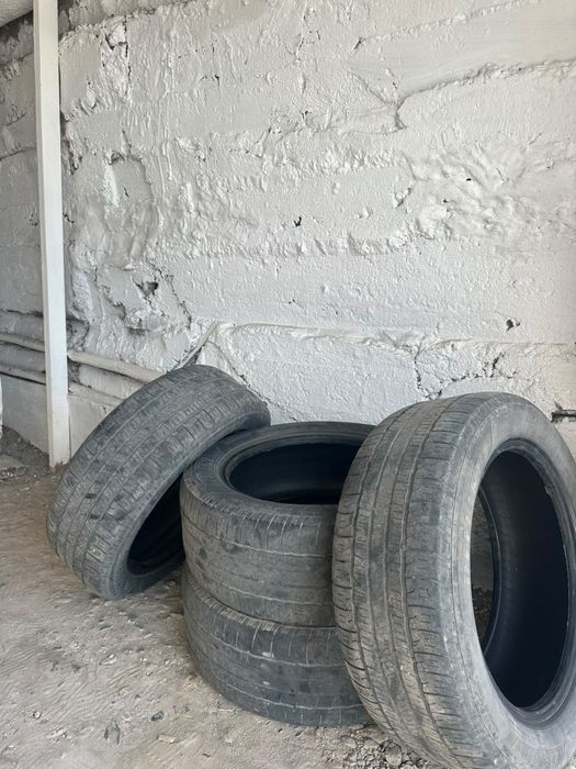 Продам шину 215/55 R17