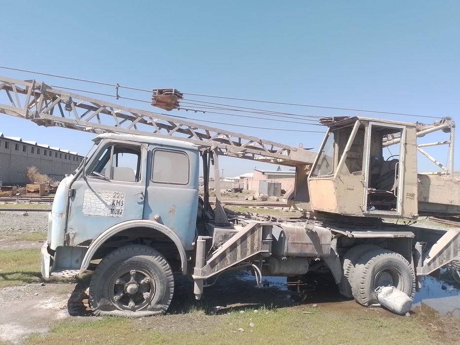 Mazz kran sotiladi  Manzil: Samarqand viloyati Kattakurgan shahri