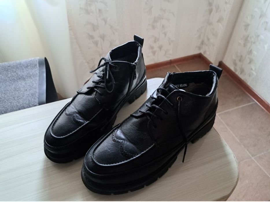 Мужские, кожанные, тёплые сапоги размер 41-43.