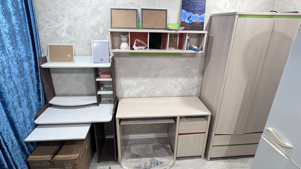 Кровать со шкафом и столом