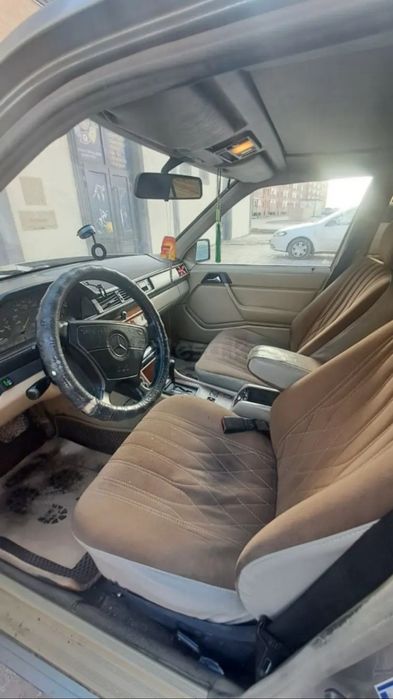 Продаеться Мерседес 124 е230