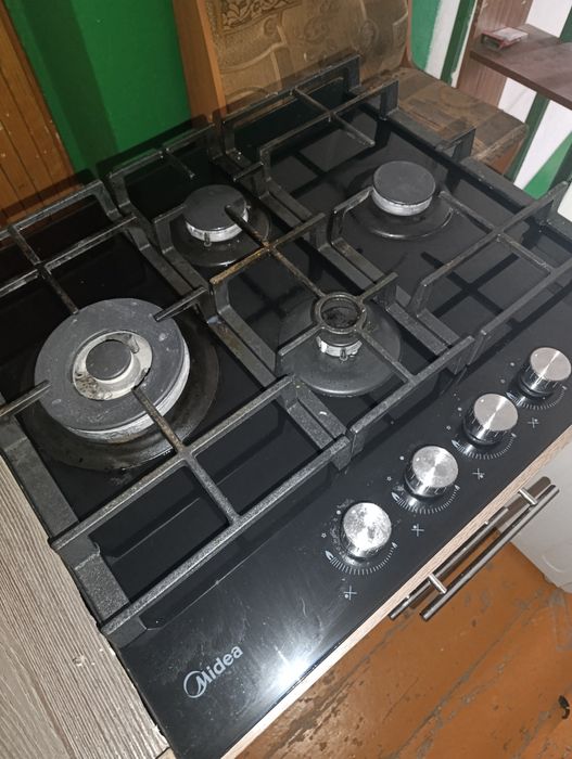 Продам встроенную газ плиту